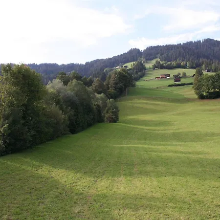 Brixen Near Skiwelt Slopes Бриксен-им-Тале