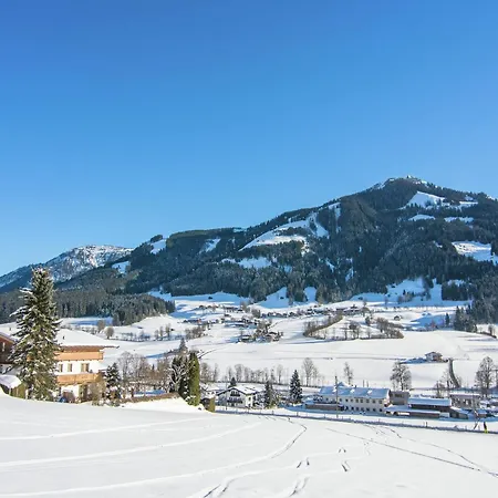 Brixen Near Skiwelt Slopes בית נופש בריקסן אים טהלה